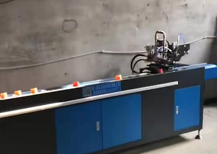 涿州中空玻璃打膠機已交付使(shǐ)用