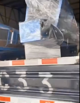 打膠(jiāo)機發貨中