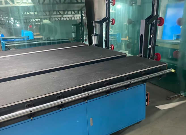 玻(bō)璃(lí)切割機